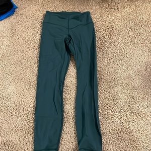 Lululemon v waist aligns